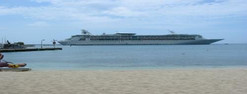 St. Anns: tourist boat at Ocho Rios port